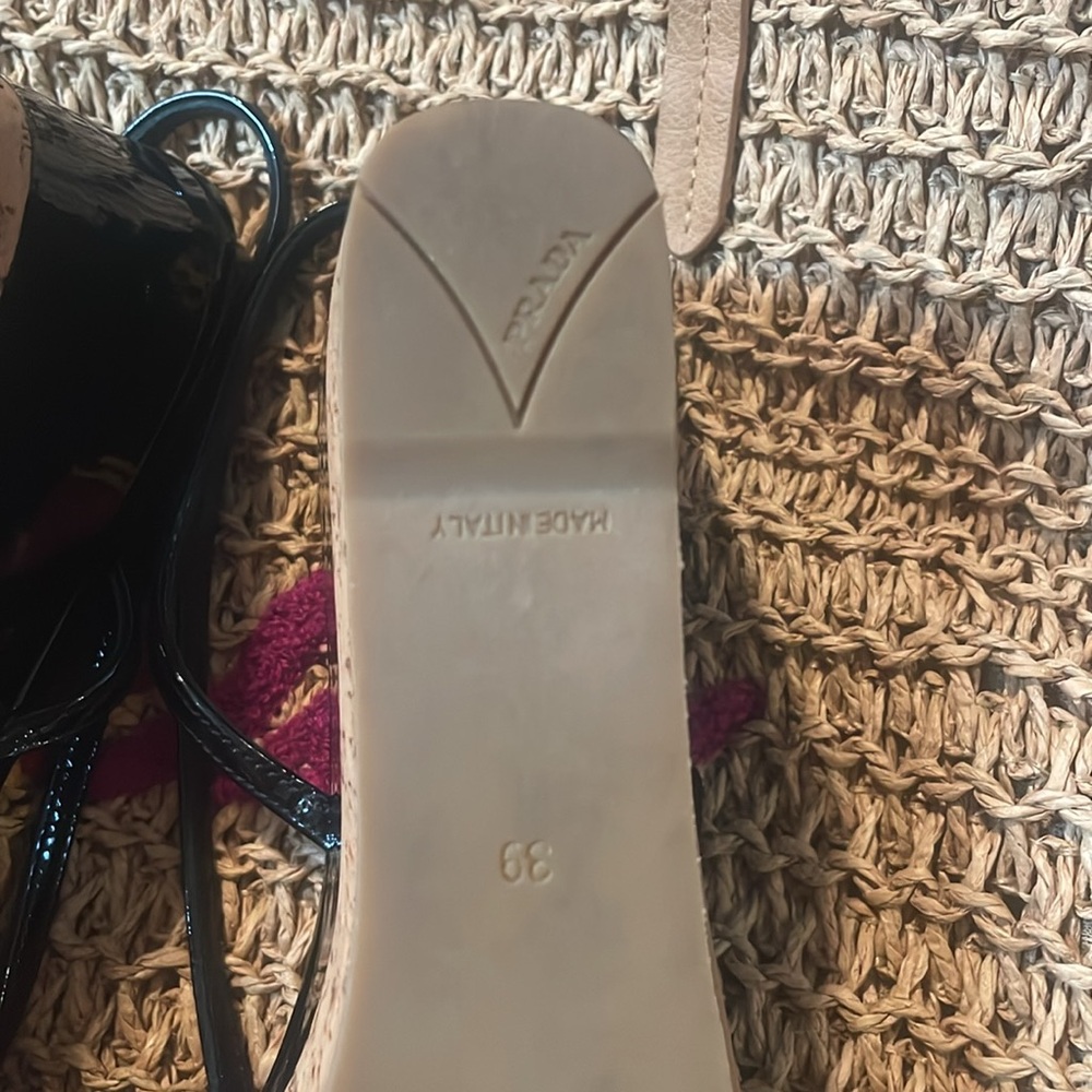 Prada - Picture 4 of 5